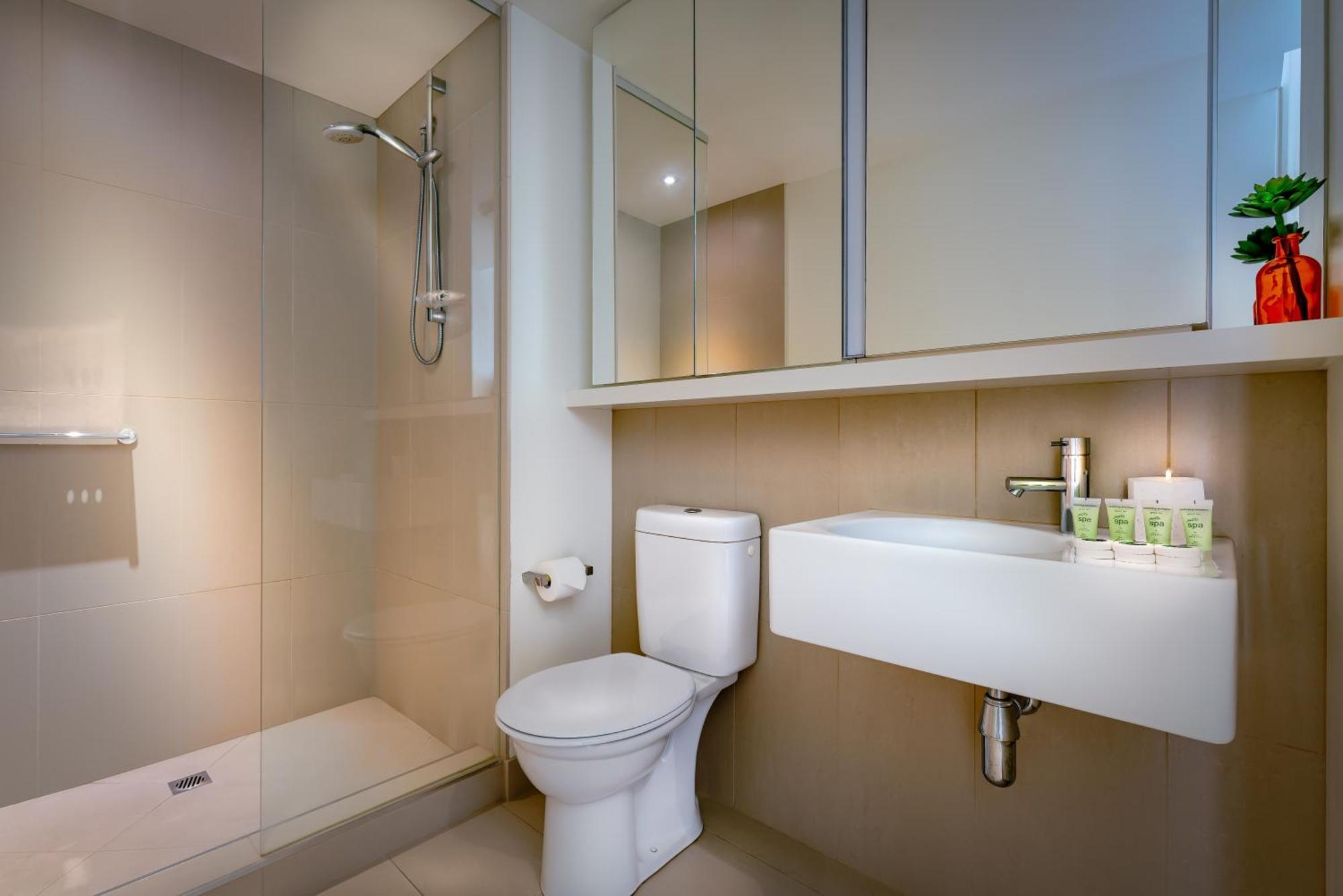 Adele Apartment Hotel East Melbourne Exterior photo